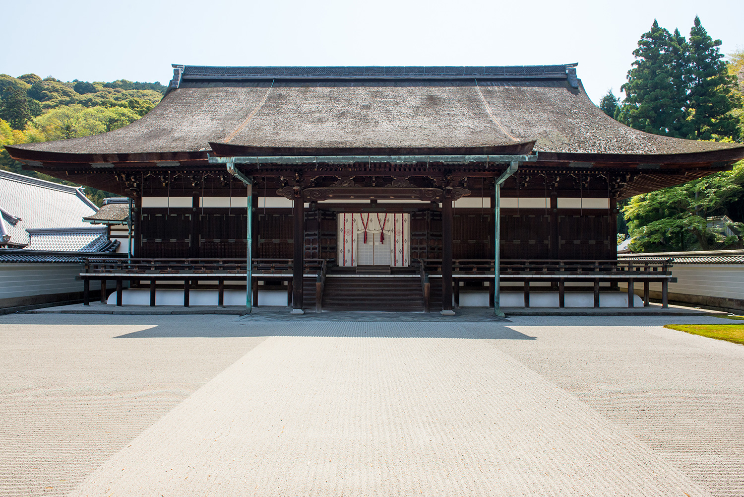 公式 皇室御香華院 御寺 泉涌寺 京都東山 御寺 泉涌寺の公式webサイトです